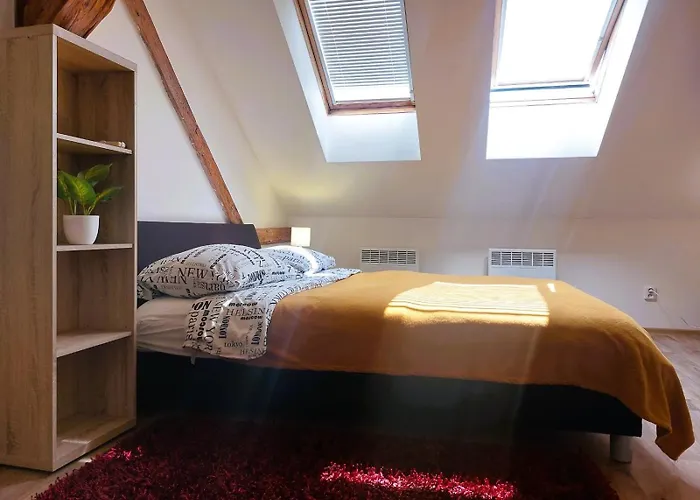 Byt Komenskeho #1# V Historickem Centru Hradec Kralove 60M2